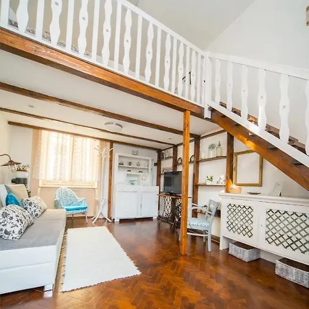 Agria Vintage Apartment